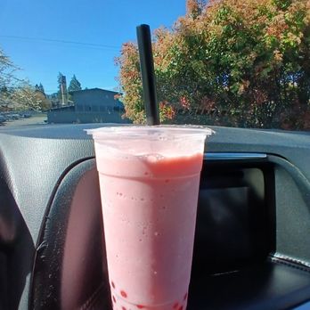 Bubble Tea House - Pomegranate smoothie with strawberry popping pearls - Bubble Tea Near Me - Roseburg, Oregon