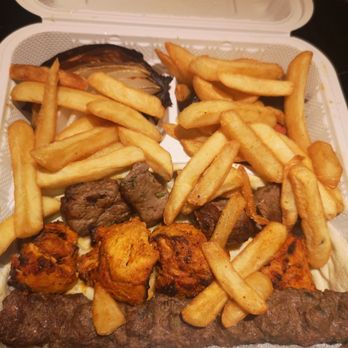 Saraya Restaurant - Comes with a grilled onion, tomato and hot pepper - Middle Eastern Near Me - Mississauga, Ontario Saraya Restaurant - Comes with a grilled onion, tomato and hot pepper - Middle Eastern Near Me - Mississauga, Ontario