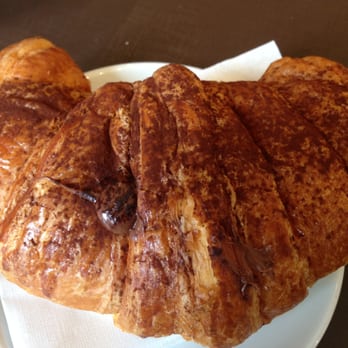 Bagalà - Croissant alla Nutella - Patisserie/Cake Shop Near Me - Milan, Michigan Bagalà - Croissant alla Nutella - Patisserie/Cake Shop Near Me - Milan, Michigan