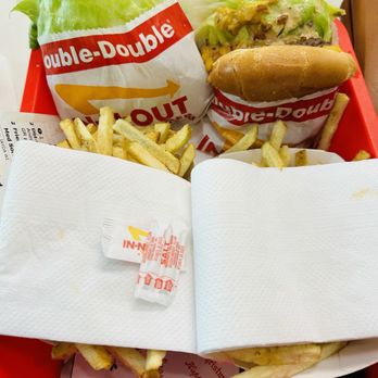 In-N-Out Burger - 12/8/24 - Burgers Near Me - Cerritos, California In-N-Out Burger - 12/8/24 - Burgers Near Me - Cerritos, California