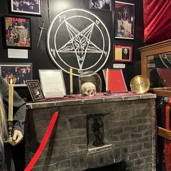 Graveface Museum - Yikes!! - Museums Near Me - Savannah, Georgia