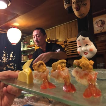 Akasaka - Ama ebi with uni!!!! Oishi!!!! - Japanese Near Me - Honolulu, Hawaii