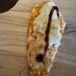 Caprese pizza