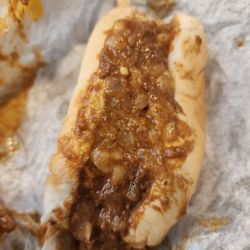 Louie's Texas Red Hots - Chili dog