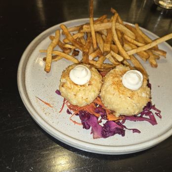 Café Momentum - Pittsburgh - Maryland crab cakes with vinegar slaw and Old Bay seasoned fries - Community Service/Non-Profit Near Me - Pittsburgh, Pennsylvania
