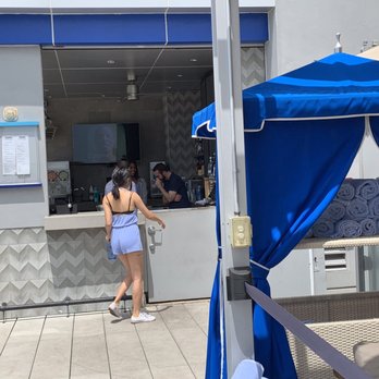 Azul Rooftop - Cocktail Bars Near Me - Austin, Texas