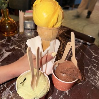 Sant Ambroeus Soho - Mango + pistachio + chocolate (@joeynht) - Italian Near Me - New York, New York Sant Ambroeus Soho - Mango + pistachio + chocolate (@joeynht) - Italian Near Me - New York, New York