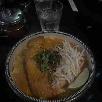 Kin Long Beach - Salmon Curry Noodle - 8/10 - Thai Near Me - Long Beach, California