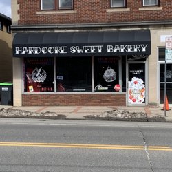 Hardcore Sweet Bakery - Bakery Front