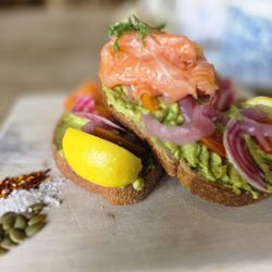 maman - Avocado toast topped with smoked salmon ...