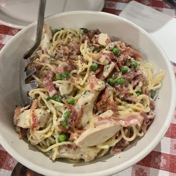Buca di Beppo Italian Restaurant - Chicken carbonara - Italian Near Me - Universal City, California