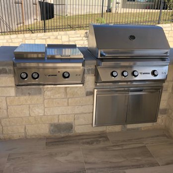 Scallon Custom Pools - Outdoor kitchen - Hot Tub & Pool Near Me - Austin, Texas