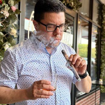 Barrel & Brew Craft Bar + Kitchen - Antonio Lam, Reinado Cigar Owner - Cocktail Bars Near Me - New Milford, New Jersey Barrel & Brew Craft Bar + Kitchen - Antonio Lam, Reinado Cigar Owner - Cocktail Bars Near Me - New Milford, New Jersey