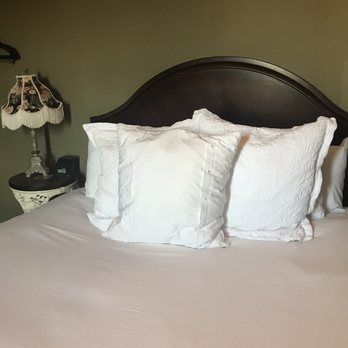 National Hotel - King bed - Hotels Near Me - Jackson, California National Hotel - King bed - Hotels Near Me - Jackson, California