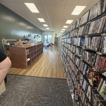 The Happy Book Stack - Bookstores Near Me - Pleasant Grove, Utah