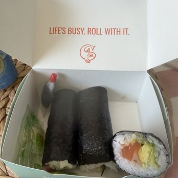 Rolld Sushi - Salmon avocado roll - Sushi Bars Near Me - Santa Monica, California Rolld Sushi - Salmon avocado roll - Sushi Bars Near Me - Santa Monica, California