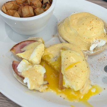Hash Kitchen Arcadia - "Boring Benedict" they weren't kidding - Breakfast & Brunch Near Me - Phoenix, Arizona
