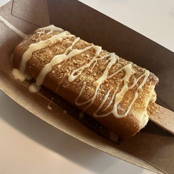 Frozen Parrot - Key Lime with cookie batter dip, graham crackers and white chocolate drizzle - Gelato Near Me - Arnolds Park, Iowa