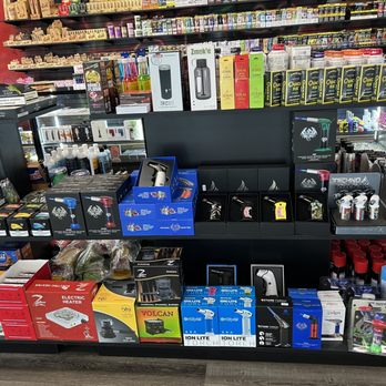 MOSHI'S SMOKE AND VAPE - Updated May 2026 - 23 Photos - 2250 Sheridan Rd,  Zion, Illinois - Tobacco Shops - Phone Number