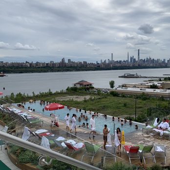 SoJo Spa Club - Infinity poop - Saunas Near Me - Edgewater, New Jersey