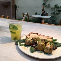 Le Pain Quotidien - Albóndigas con pollo orgánico: Excelente! Really good service, and organic products. Well prepared, mid range prices.