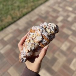 Chez Kobayashi Pastries - ig: @whatsviveating  |  almond croissant