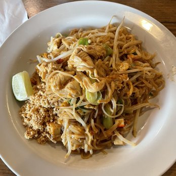 Bangkok Garden - Pad Thai with Chicken - Thai Near Me - Pasadena, Maryland