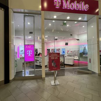 T-Mobile - T-Mobile with bad customer service. - Mobile Phones Near Me - Valencia, California T-Mobile - T-Mobile with bad customer service. - Mobile Phones Near Me - Valencia, California