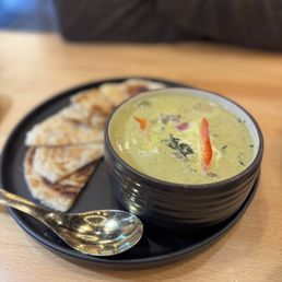 Green Curry Rib-eye with Roti" Gaeng Kiew Wan Neua Roti