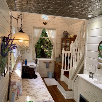 Tiny Digs Hotel - The cottage tiny home. - Hotels Near Me - Portland, Oregon Tiny Digs Hotel - The cottage tiny home. - Hotels Near Me - Portland, Oregon