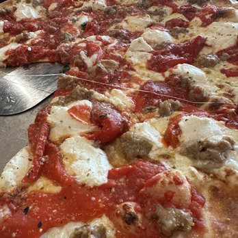 Grimaldi's Pizzeria - Brooklyn Bridge pie - Pizza Near Me - Miramar Beach, Florida Grimaldi's Pizzeria - Brooklyn Bridge pie - Pizza Near Me - Miramar Beach, Florida