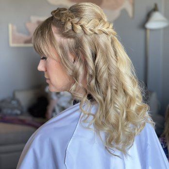 Melissa B Hairstylist - Hair Stylists Near Me - Gilbert, Arizona Melissa B Hairstylist - Hair Stylists Near Me - Gilbert, Arizona