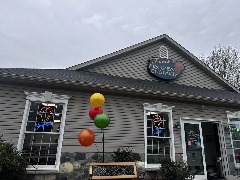 Fenik's Frozen Custard Logo