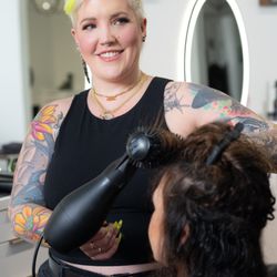 Lumos Nox Salon - hair by @twyllabroad