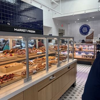 Paris Baguette - Inside - Bakeries Near Me - Fresno, California Paris Baguette - Inside - Bakeries Near Me - Fresno, California