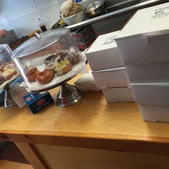 Dough Hut - Counter top - Coffee & Tea Near Me - Long Beach, New York