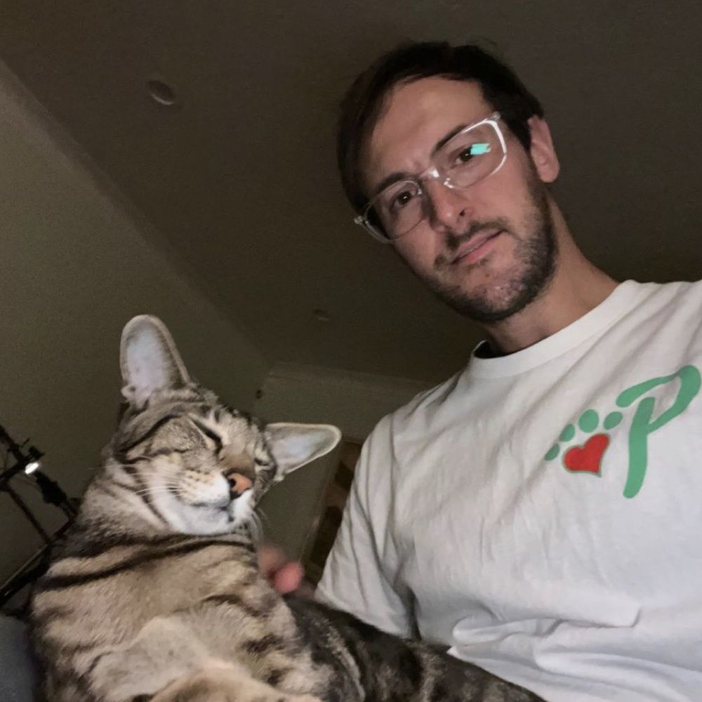 PetSitter Portland - My cat Sigmunds with Joseph - Pet Sitting Near Me - Portland, Oregon PetSitter Portland - My cat Sigmunds with Joseph - Pet Sitting Near Me - Portland, Oregon