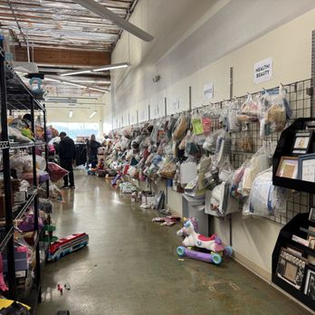 Goodwill Donation Center Hayward - Inside - Donation Center Near Me - Hayward, California Goodwill Donation Center Hayward - Inside - Donation Center Near Me - Hayward, California
