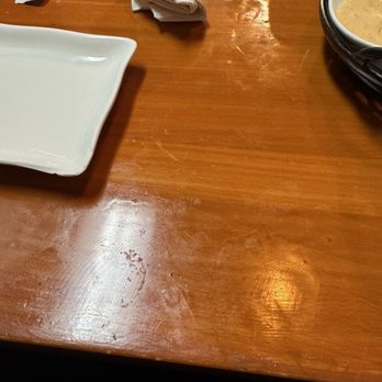 Momo Sushi - Sticky table - Japanese Near Me - Ann Arbor, Michigan