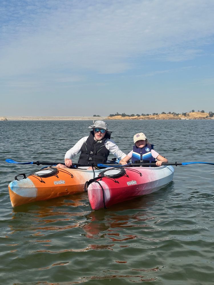 Grizzly Aquatic and Trail Rentals Logo