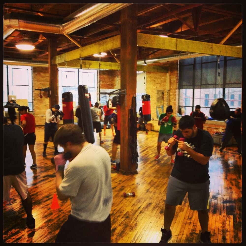BODY SHOT BOXING CLUB Updated October 2024 126 Photos & 21 Reviews 600 W Cermak Rd