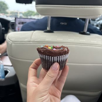 SusieCakes - Dallas - Signature Cupcakes (Dozen) - Bakeries Near Me - Dallas, Texas SusieCakes - Dallas - Signature Cupcakes (Dozen) - Bakeries Near Me - Dallas, Texas