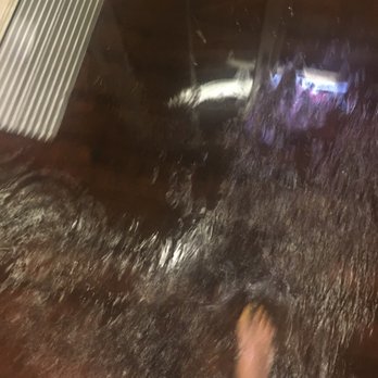 Jeremy's Ale House - Entrance when there's a high tide the kitchen,bar and indoor area fills up with water! Interesting fun! - Seafood Near Me - Freeport, New York Jeremy's Ale House - Entrance when there's a high tide the kitchen,bar and indoor area fills up with water! Interesting fun! - Seafood Near Me - Freeport, New York