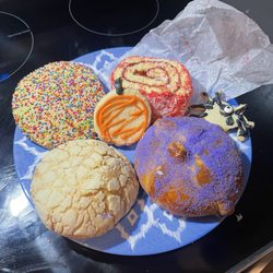 Mariana's Panaderia and Bakery - Concha, Mexican sprinkle cookie and more