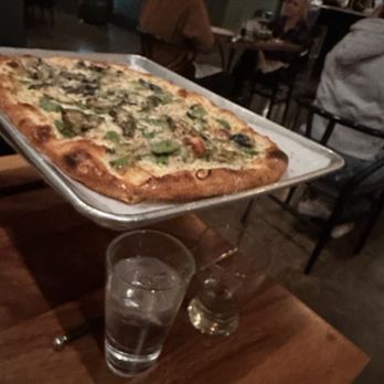 Dovetail Pizza - Cacio e Pepe pizza - Pizza Near Me - Austin, Texas