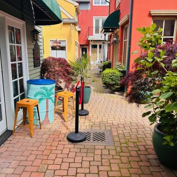 Misfit Island Cider - outdoor Pic. - Cideries Near Me - Langley, Washington