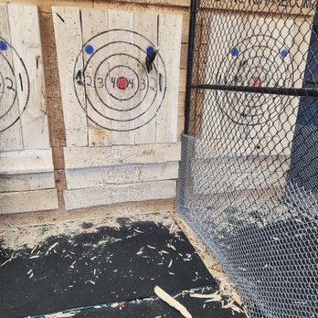 Top Notch Axe Throwing - Shovel - Axe Throwing Near Me - St. Louis, Missouri