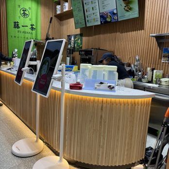 Hashi Market - Fujiissa: Matcha drinks and ice cream stand. - International Grocery Near Me - New York, New York