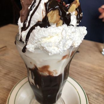 Peter Luger - Steakhouses Near Me - Brooklyn, New York