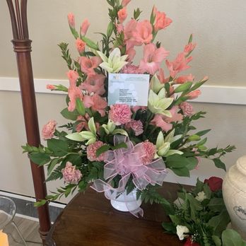 Manteca Floral - They did a great job with this last minute arrangement for a sad day. The flowers were fresh and beautiful done. Thank you! - Florists Near Me - Manteca, California Manteca Floral - They did a great job with this last minute arrangement for a sad day. The flowers were fresh and beautiful done. Thank you! - Florists Near Me - Manteca, California
